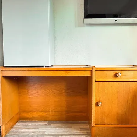 Hotel Voor Twee Personen - 33-3 *