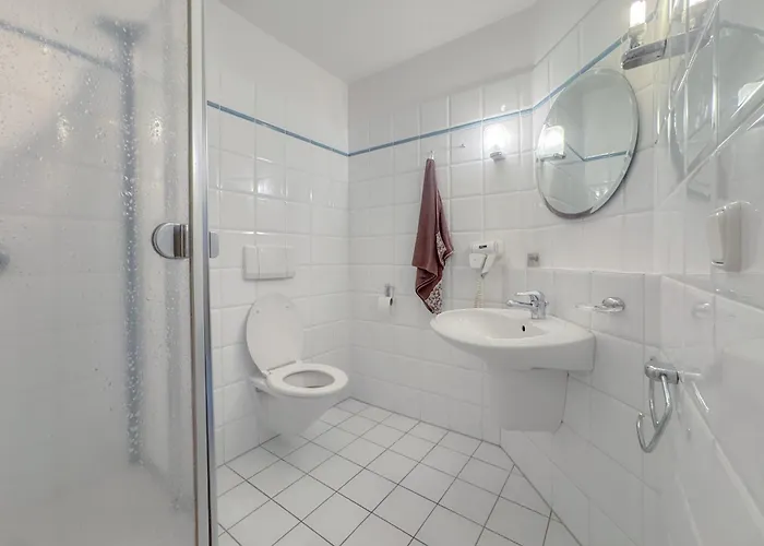 Hotel Voor Twee Personen - 33-3 *